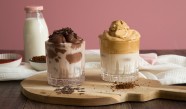 Das Trendgetränk: Dalgona Coffee und Dalgona Kakao Das Trendgetränk: Dalgona Coffee und Dalgona Kakao