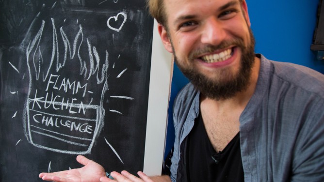 Flammkuchen-Challenge mit Felix Flammkuchen-Challenge mit Felix