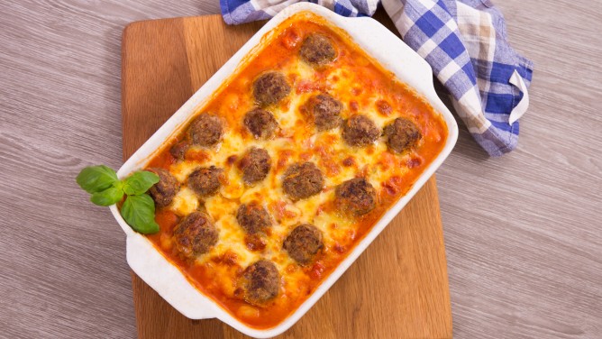 Gnocchi-Auflauf mit Fleischbällchen Gnocchi-Auflauf mit Fleischbällchen