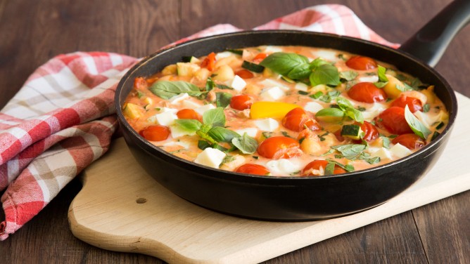 One Pan Gnocchi mit Tomatensoße One Pan Gnocchi mit Tomatensoße