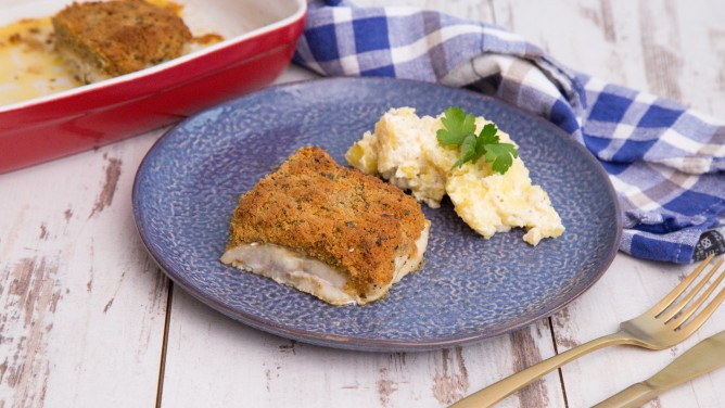 Knuspriges Schlemmerfilet mit Schmandkartoffeln Knuspriges Schlemmerfilet mit Schmandkartoffeln