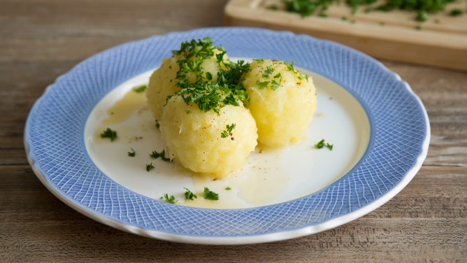 Selbstgemachte Thüringer Klöße mit Croûton-Füllung